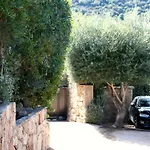 Luxurioese Schaeferei 2km Vom Von Santa Giulia Entfernt By Interhome Сasa de vacaciones Porto Vecchio