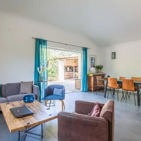 Luxurioese Schaeferei 2km Vom Von Santa Giulia Entfernt By Interhome Holiday home