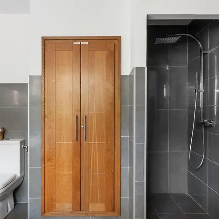 Luxurioese Schaeferei 2km Vom Von Santa Giulia Entfernt By Interhome