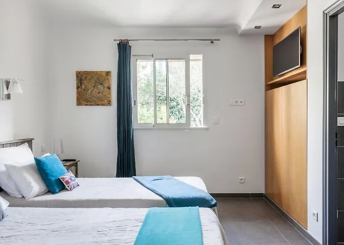 Ferienhaus Luxurioese Schaeferei 2km Vom Von Santa Giulia Entfernt By Interhome