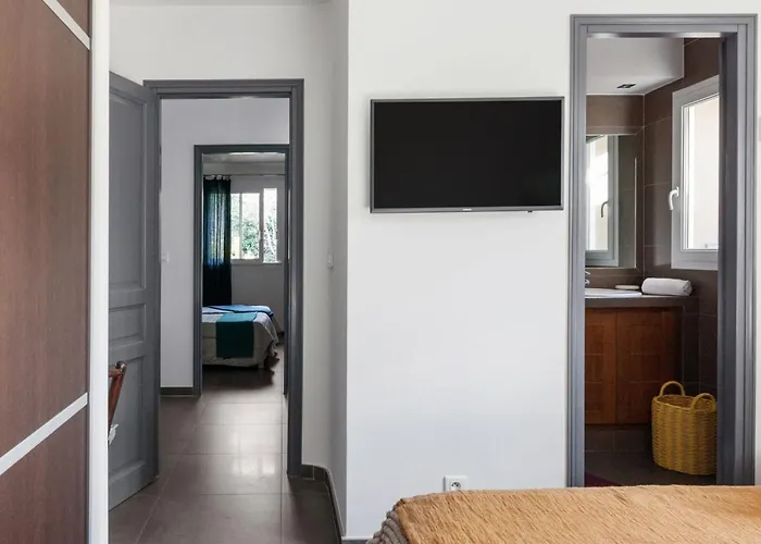 Luxurioese Schaeferei 2km Vom Von Santa Giulia Entfernt By Interhome Vakantiehuis *